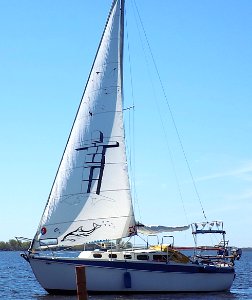 Discovery 7.9 sailboat Second Season 0466
