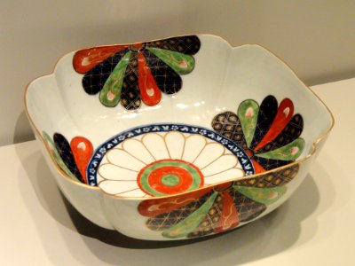 Dish, 1765-1775, Worcester Porcelain Factory, porcelain, enamel, gilding - Art Institute of Chicago - DSC09972