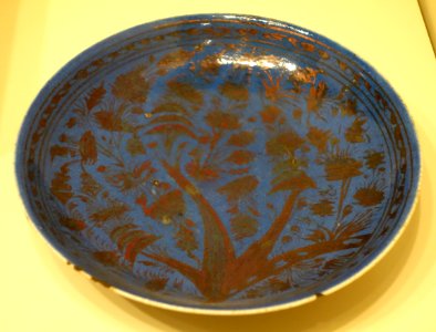 Dish, Iran, Safavid period, 2nd half of 17th century, earthenware with overglaze luster painting - Cincinnati Art Museum - DSC04127