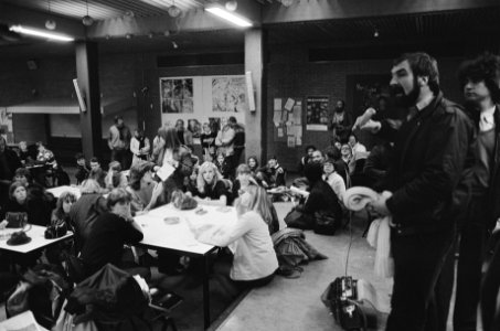 Discussie in de kantine, Bestanddeelnr 932-4015