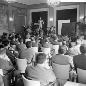 De zaal met congresdeelnemers, Bestanddeelnr 921-6284