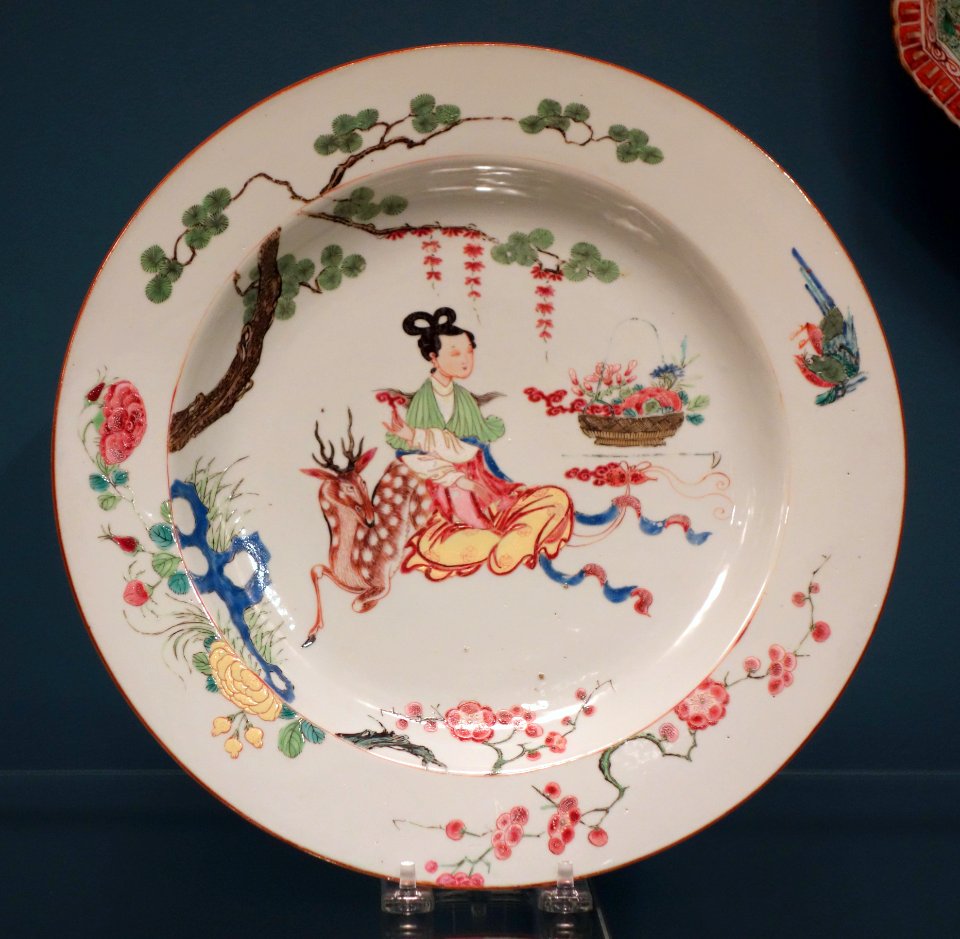 Dish portraying either the Queen Mother of the West or the fairy Magu, Chinese porcelain, 1723-1735 - Winterthur Museum - DSC01519