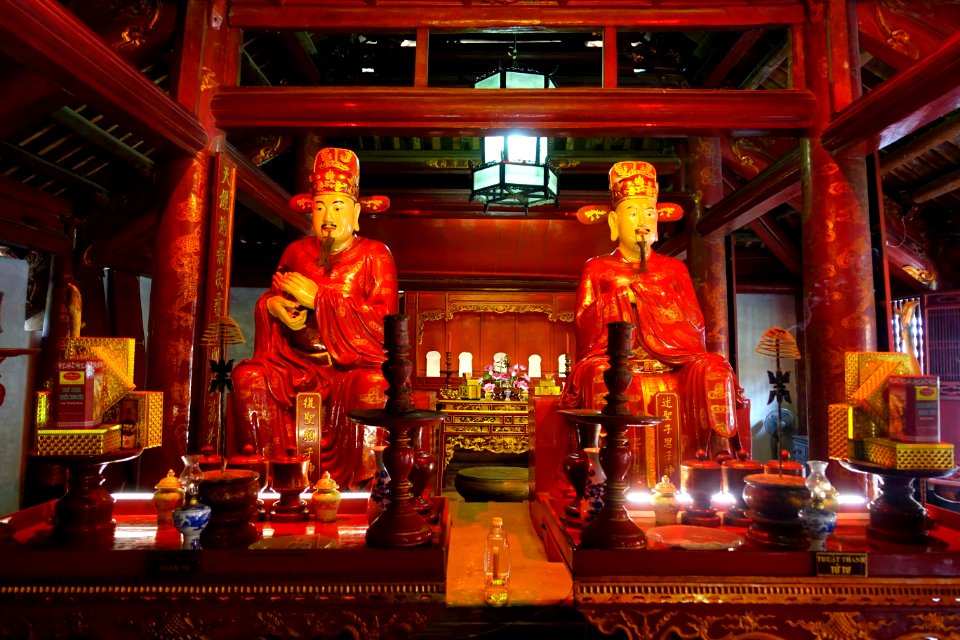Disciples Yan Hui (Nhan Uyên) and Zisi (Tử Tư) - Temple of Literature, Hanoi - DSC04603