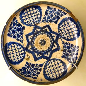 Dish, Fez, Morocco, 19th century AD, glazed ceramic - Cinquantenaire Museum - Brussels, Belgium - DSC09094