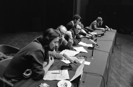Discussie tussen uitgevers en schrijvers over boekenmarktboycot van schrijvers i, Bestanddeelnr 923-9686