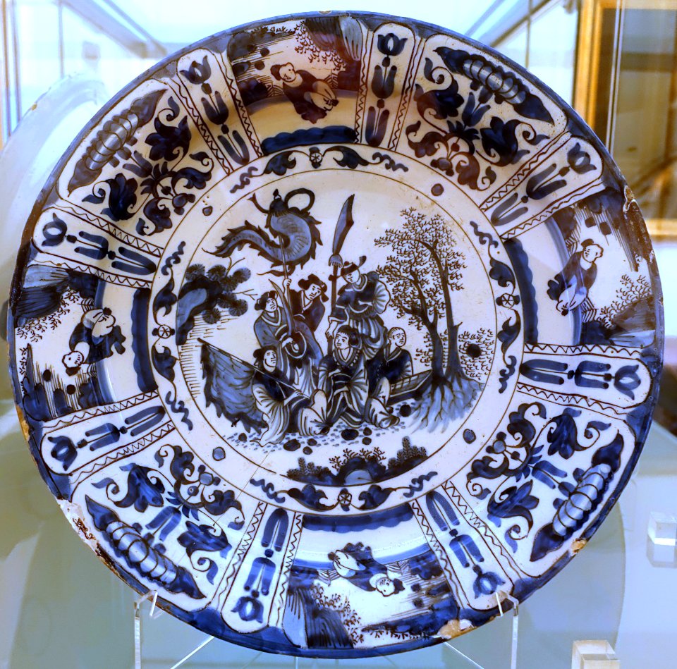 Dish, Delft, 17th-18th century, faience - Museu Nacional de Soares dos Reis - Porto, Portugal - DSC00348
