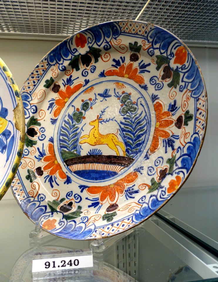 Dish, Holland, 1690-1710, tin-glazed earthenware, item HD 91.240 - Flynt Center of Early New England Life - Deerfield, Massachusetts - DSC04239