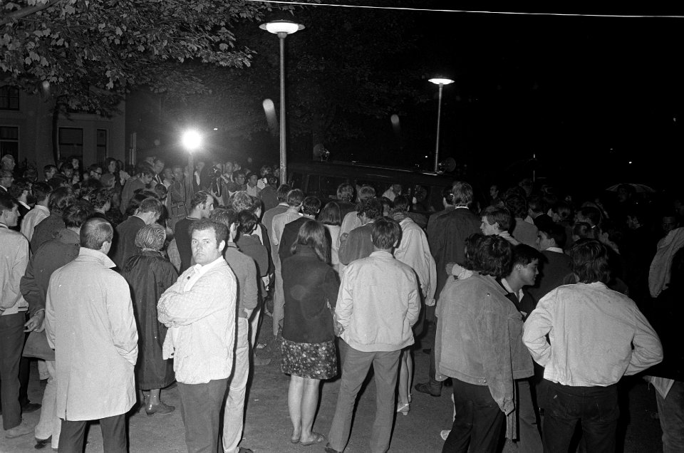 Discussie bij de speakers corner in het park, Bestanddeelnr 921-5544
