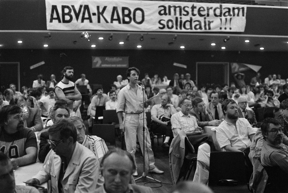 Discussie over bezuinigingen bij de gemeentelijke diensten door gemeenteambtenar, Bestanddeelnr 932-6139