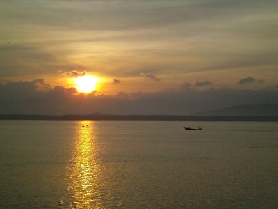 Sun sunrise boats