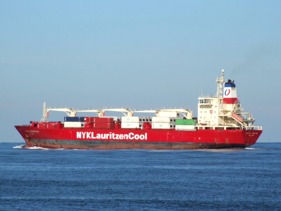 Ditlev Lauritzen p3 Port of Rotterdam 21-Feb-2005