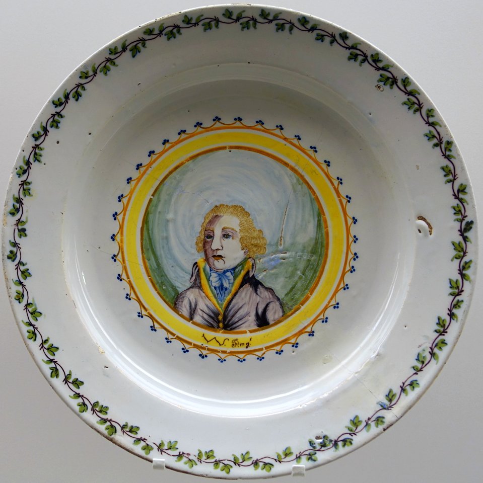 Dish, St Antonio do Vale da Piedade, 1800-1825 - Museu Nacional de Machado de Castro - Coimbra, Portugal - DSC00184