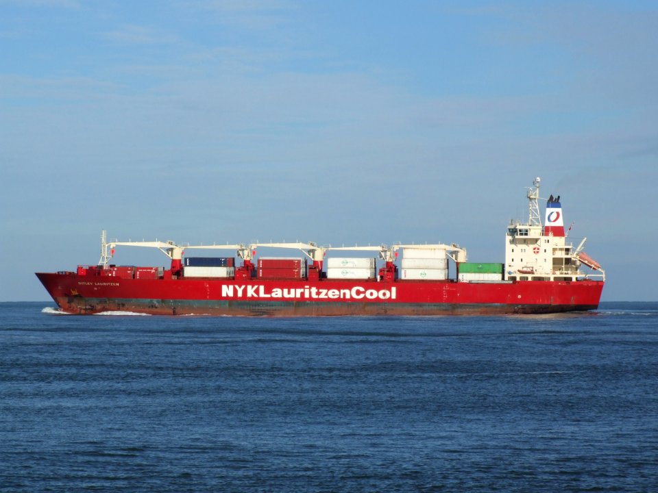 Ditlev Lauritzen p2 Port of Rotterdam 21-Feb-2005