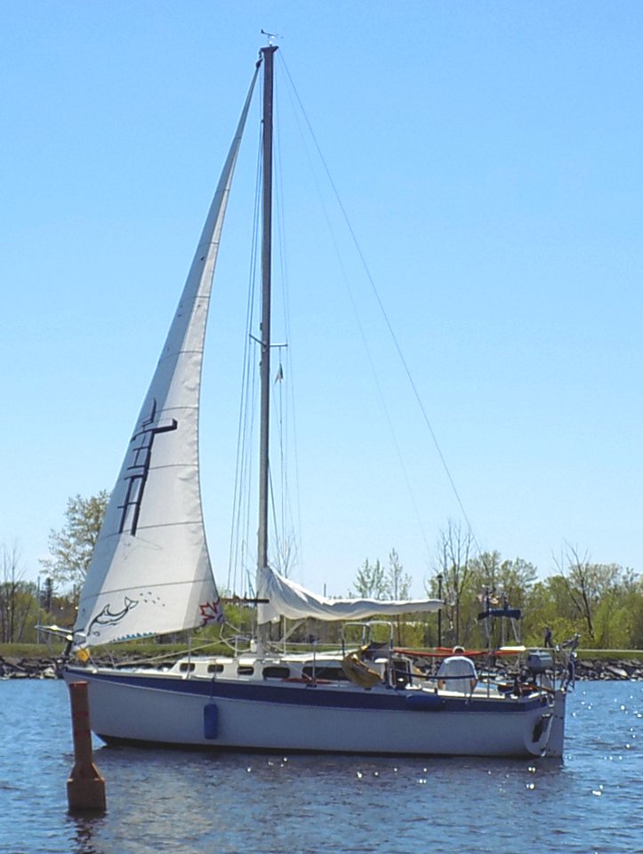 Discovery 7.9 sailboat Second Season 0467