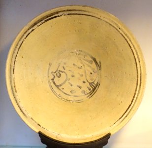 Dish from Thailand, 13th-14th century AD, stoneware - found in Hon Dam, Kien Giang province in 1991 - Museum of Vietnamese History - Ho Chi Minh City - DSC05874