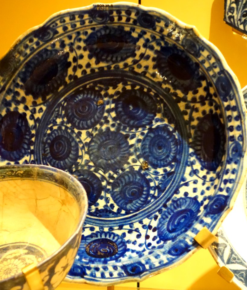 Dish, unidentified - Royal Ontario Museum - DSC04786