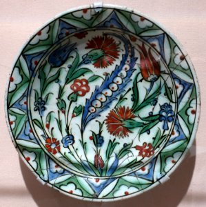 Dish from Iznik, Turkey, 18th century, Newark Museum