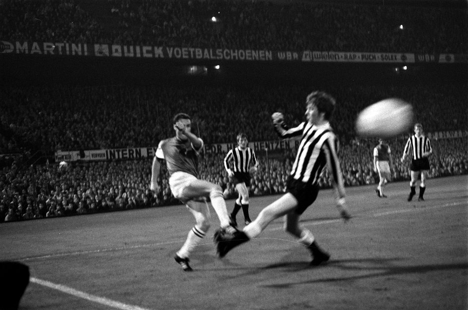 Feyenoord tegen Reykjavik 12-0, 1e wedstrijd in de Europa Cup Ove Kindvall (l), Bestanddeelnr 922-8010