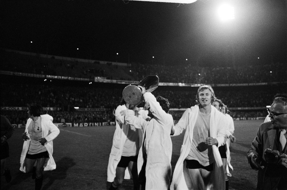 Feyenoord tegen Tottenham Hotspur 2-0, finale UEFA Cup Feyenoorders met UEFA Cup, Bestanddeelnr 927-2226
