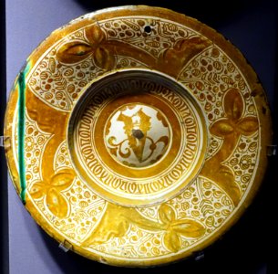 Dish, Spain, Valencia, 1500s, ceramic - Museum of Anthropology, University of British Columbia - DSC09020