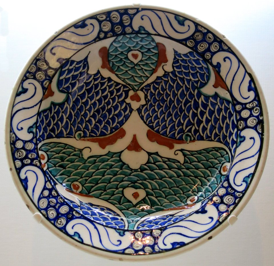 Dish from Iznik, Turkey, Doris Duke Foundation for Islamic Art accession 48.34