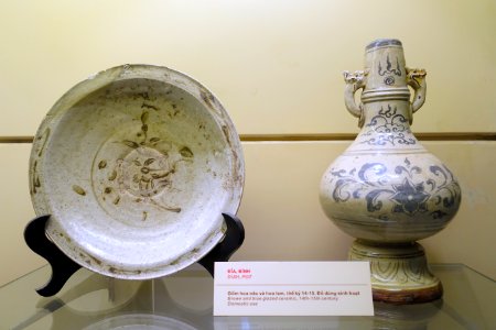Dish and pot for domestic use, 14th-15th century AD, brown and blue glazed ceramic - National Museum of Vietnamese History - Hanoi, Vietnam - DSC05713