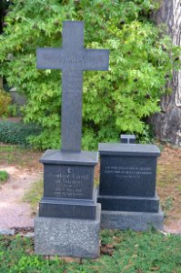 Frankfurt, Hauptfriedhof, Grab D 12 Cornill (1)