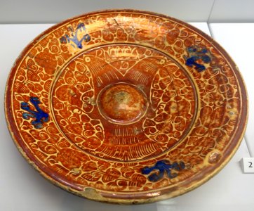 Dish, Manises, 17th century - Museu Nacional de Machado de Castro - Coimbra, Portugal - DSC00130