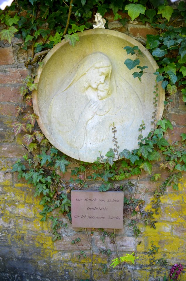 Frankfurt, Hauptfriedhof, Grab E adM 334a-337a von Heyder-Baunach