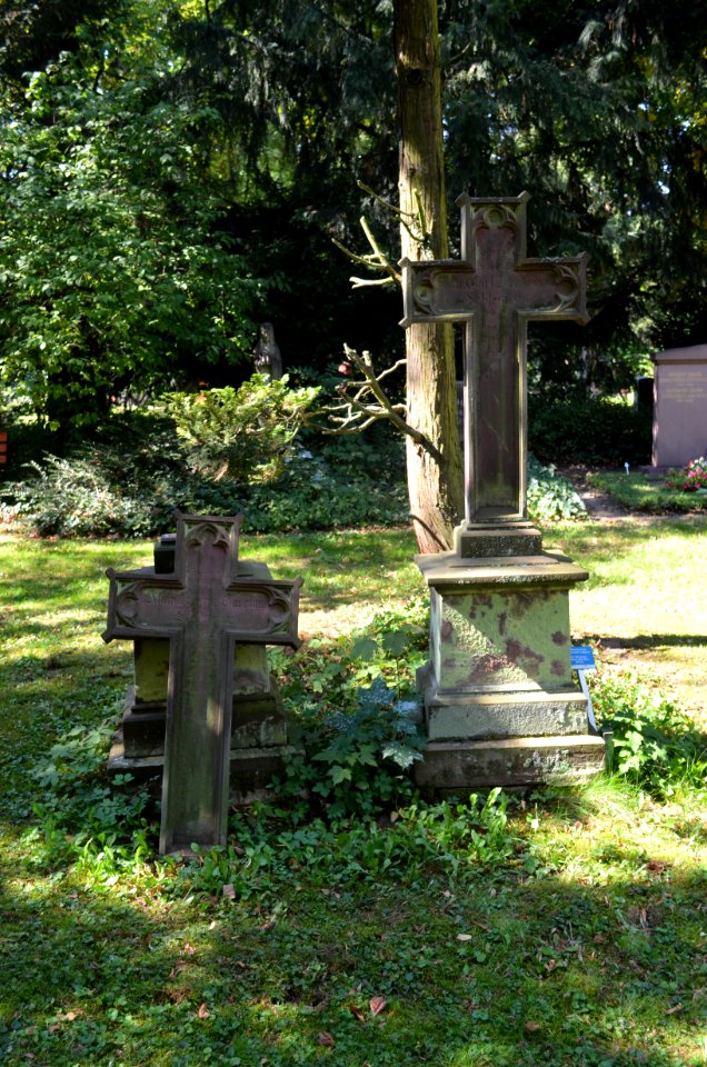 Frankfurt, Hauptfriedhof, Grab B 65 Schlesicky (1)