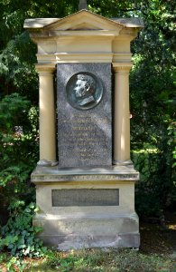 Frankfurt, Hauptfriedhof, Grab B 82 Schrader