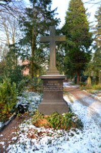 Frankfurt, Hauptfriedhof, Grab E 735-736 Fritsch-Fester
