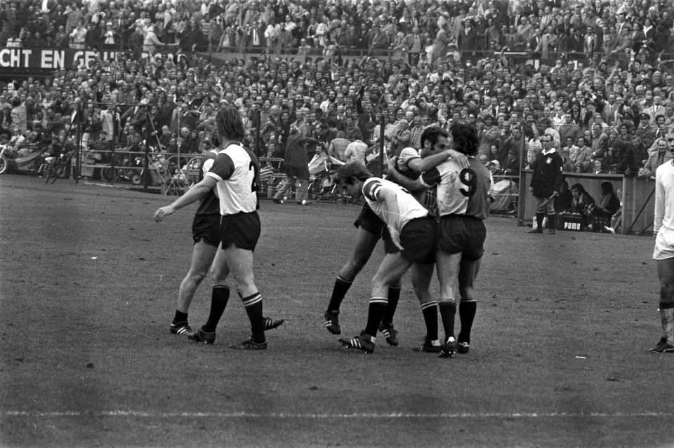 Feyenoord tegen Ajax 2-0, vreugde Feyenoord-spelers, Bestanddeelnr 925-8855