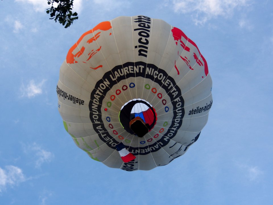 F-HALN hot air balloon take-off at Metz, France, pic2
