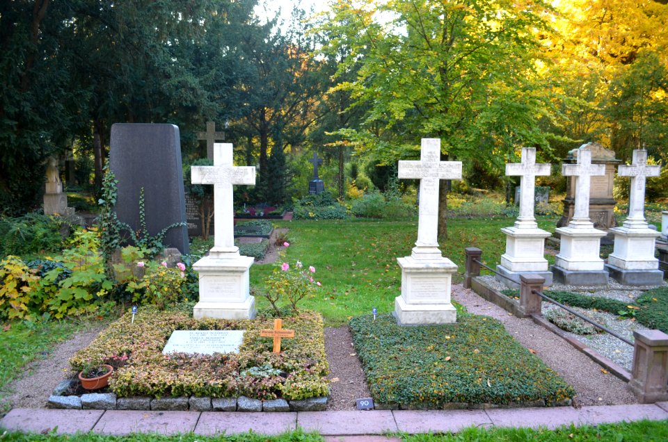 Frankfurt, Hauptfriedhof, Grab C 90 Schmidt-Metzler (1)