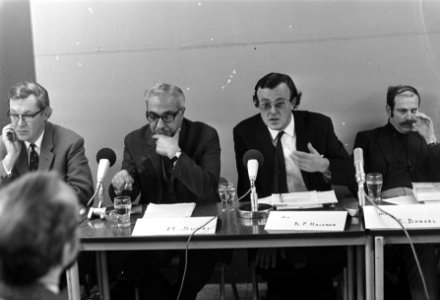 Forum over anti-zionisme en anti-semitisme in het Anne Frank huis Amsterdam. M. , Bestanddeelnr 923-1016
