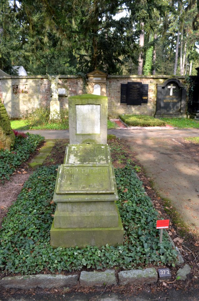 Frankfurt, Hauptfriedhof, Grab G 372 Reiffenstein