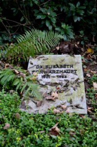 Frankfurt, Hauptfriedhof, Grab II Elisabeth Schwarzhaupt