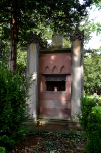 Frankfurt, Hauptfriedhof, Grab D 134 Sarassin (2)