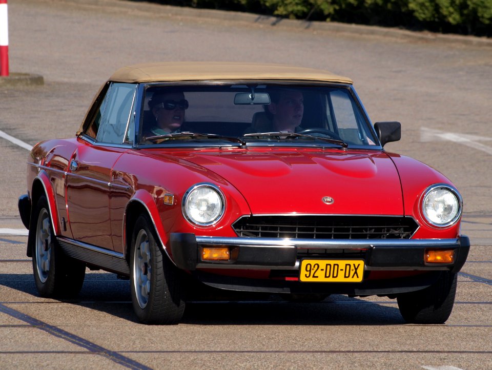 Fiat 124 SPIDER 2000 USA (1982), Dutch licence registration 92-DD-DX, pic3