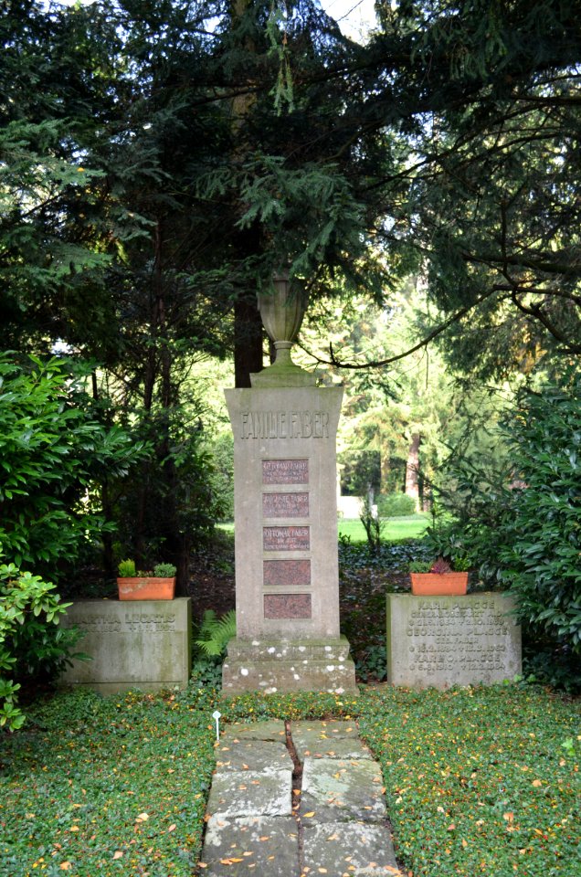 Frankfurt, Hauptfriedhof, Grab II 224 Bumb
