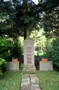 Frankfurt, Hauptfriedhof, Grab II 224 Bumb
