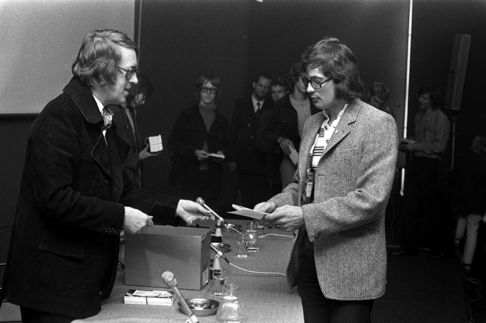 Forrest Ackerman in Aviodome, opdracht Born, Bestanddeelnr 925-8386