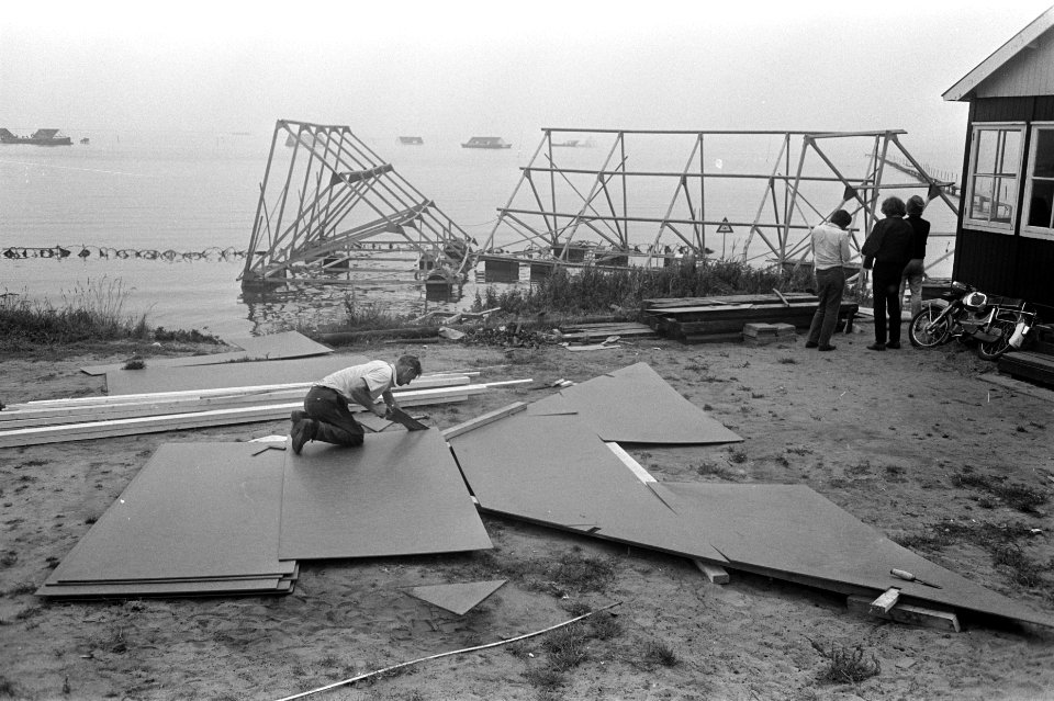Filmdecor voor film over boek van Jan de Hartog De kleine Ark wordt gebouwd in, Bestanddeelnr 923-7394