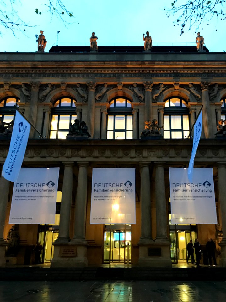 Frankfurt, Börse, Börsengang Familienversicherung