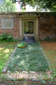 Frankfurt, Hauptfriedhof, Grab adM 91 Bernus-d’Orville-Reichard-d‘Orville