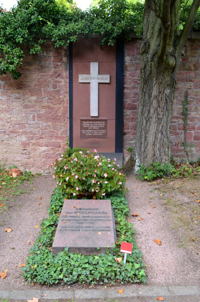 Frankfurt, Hauptfriedhof, Grab Hermann von Stülpnagel