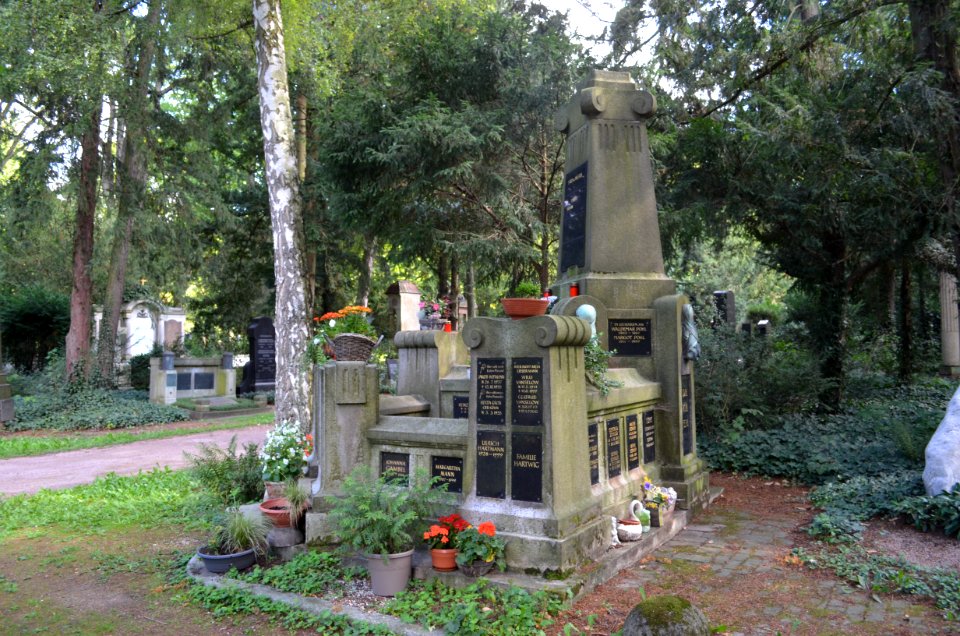 Frankfurt, Hauptfriedhof, Grab D 309-310 Verein für Feuerbestattung (3)