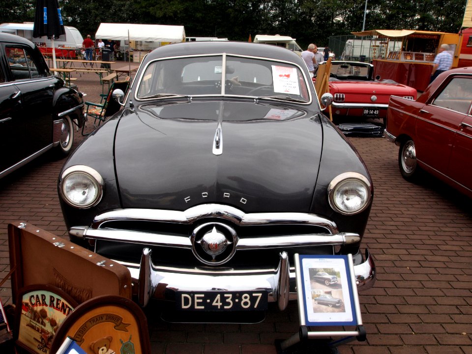 Ford Custom coupe (1949), Dutch licence registration DE-43-87 p1