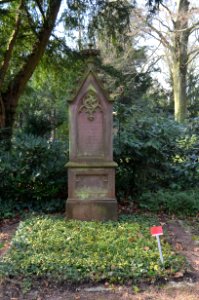 Frankfurt, Hauptfriedhof, Grab G 428 Heusenstamm (1)